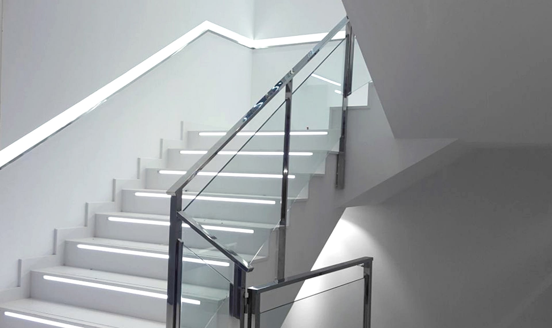 panel led escalera